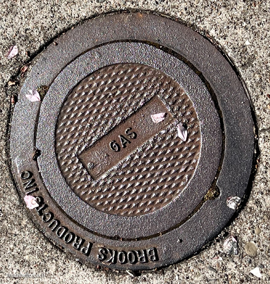 San Francisco - Round gas manhole cover