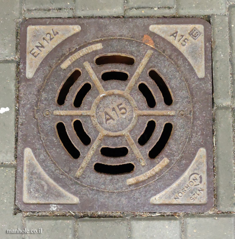 Warsaw - small drain cover