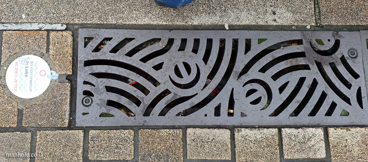 Nantes - drainage strip with rounded drainage grooves in different shapes (2)