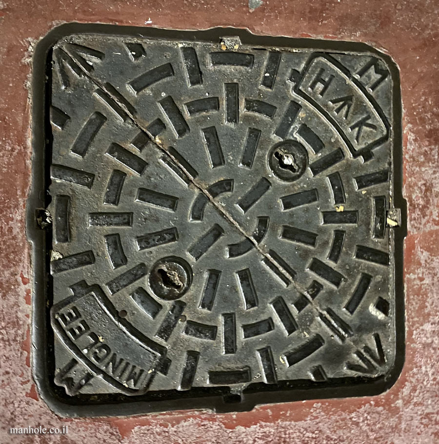 Hong Kong - A diagonal cover with a background of lines that create circles (2)