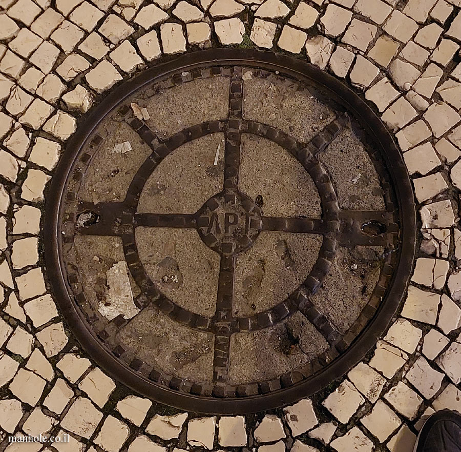 Lisbon - Round lid with the letters APT in the center