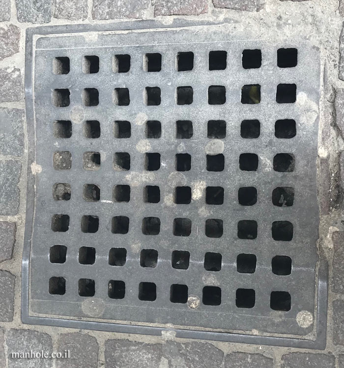 Salò - drainage - square cover with drainage holes