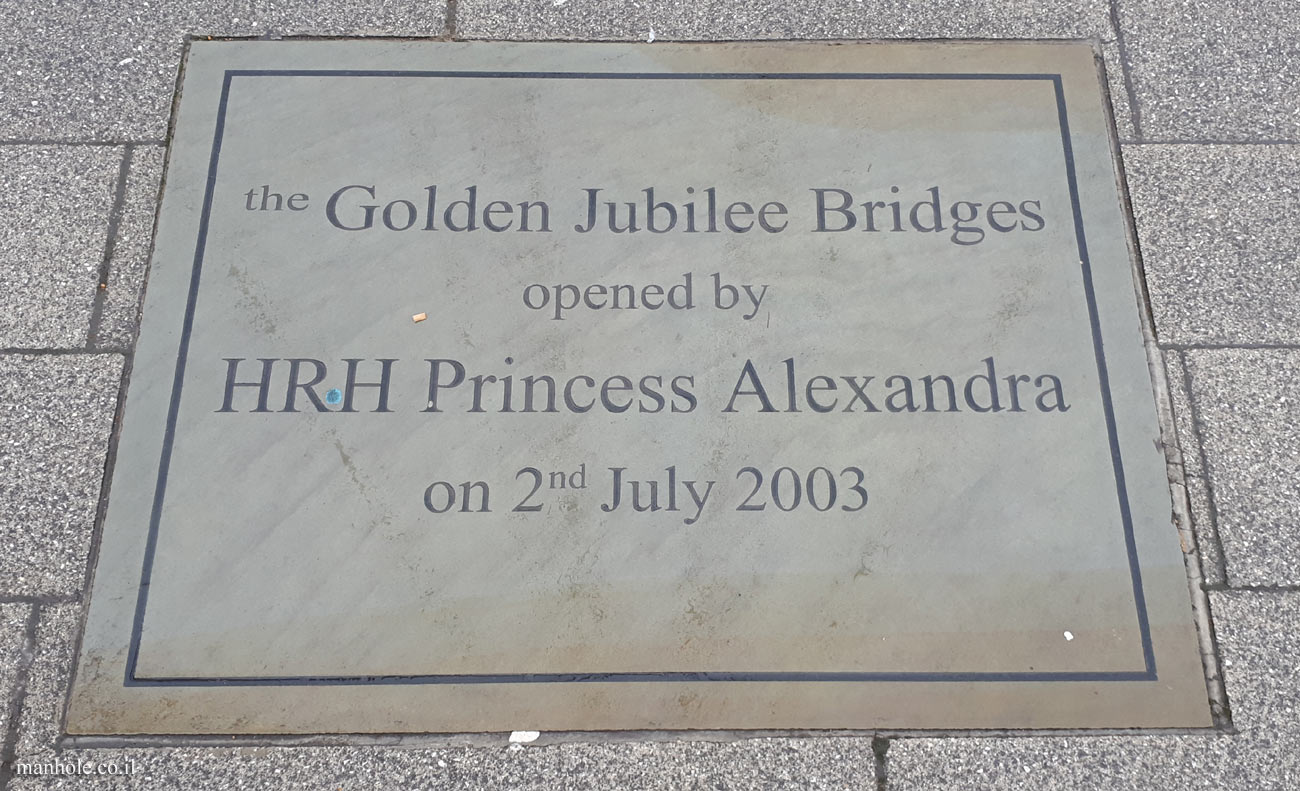 London - Golden Jubilee Bridges - The opening of the bridge