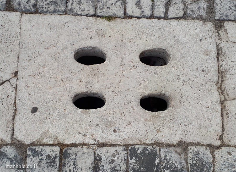 Rome - Fontana della Barcaccia - Cover with 4 holes