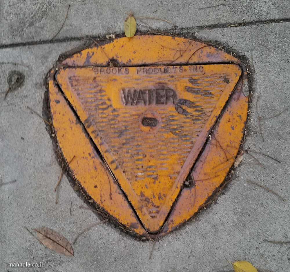 Burbank - Water - A triangle cover in a frame close to a circle