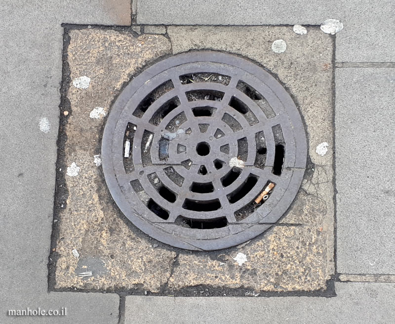 London - drainage - a network of circles of grooves