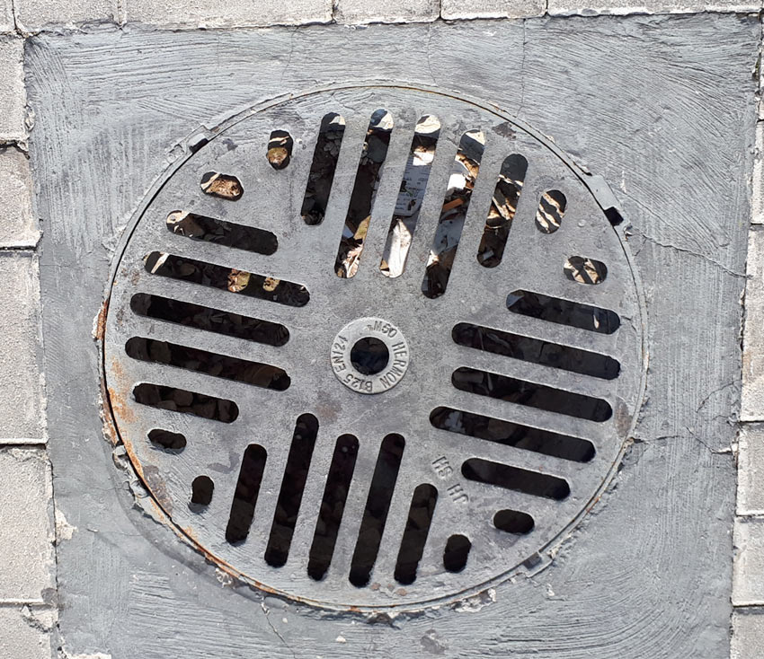 Round drainage grate - F