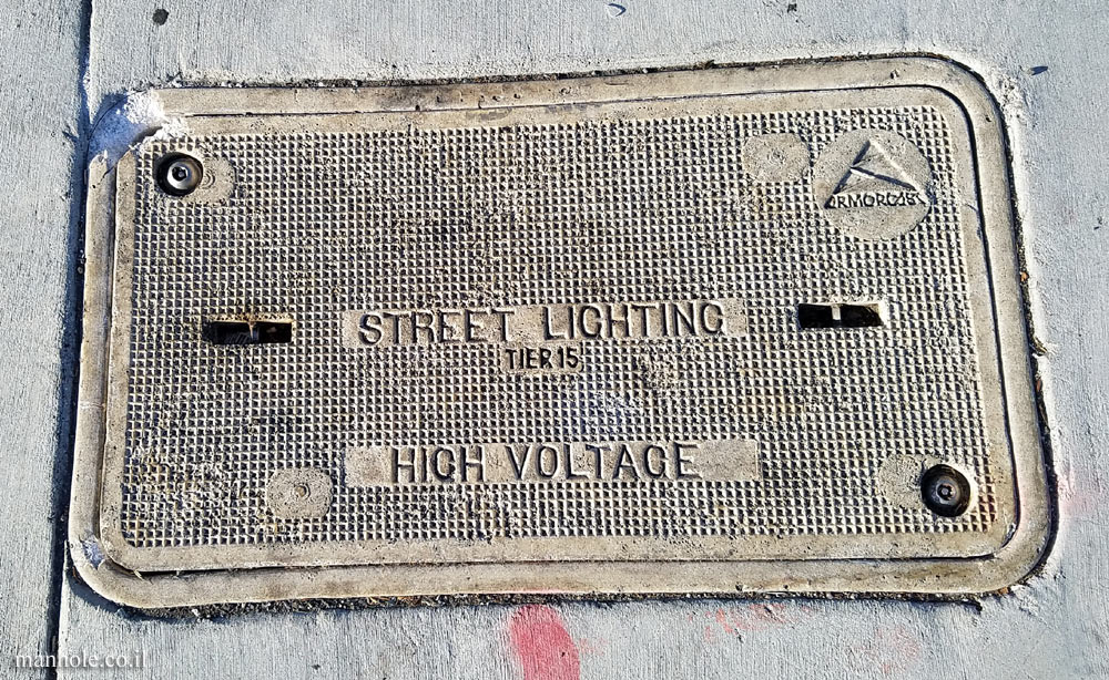 Toluca Lake - Street lighting - High voltage (2)