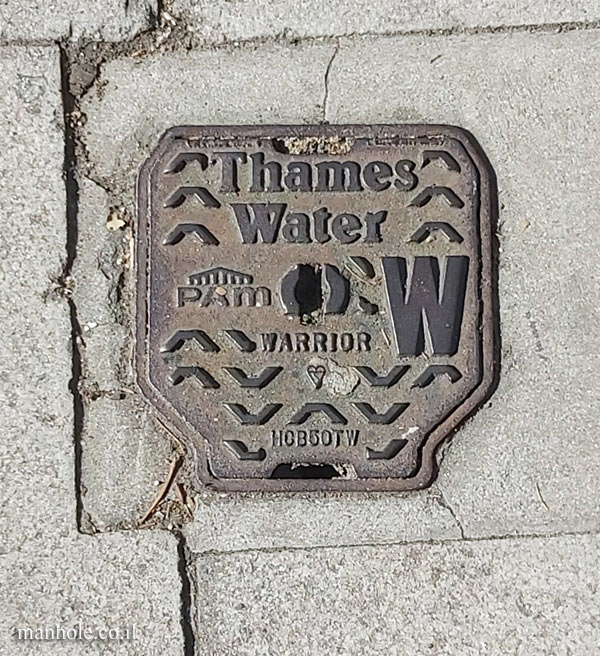 London - Thames Water - water - a very small lid with a special shape