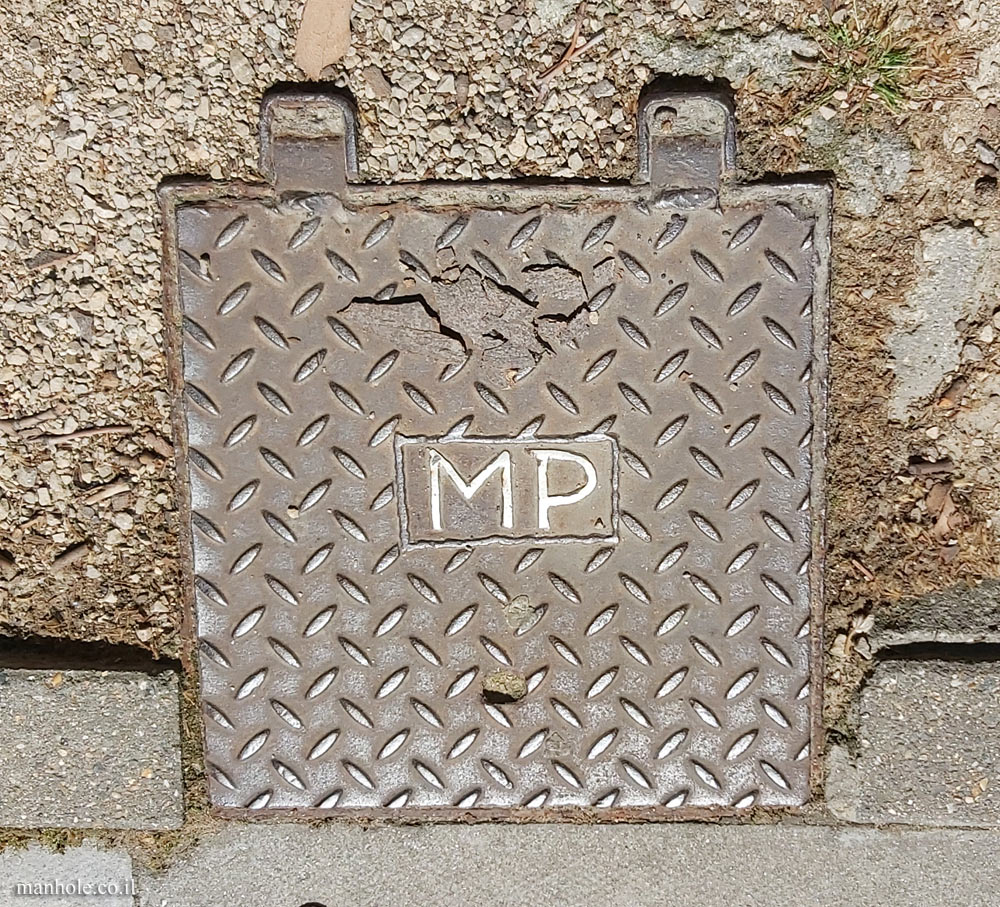 London - MP - lid with two opening hinges