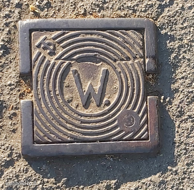 Vienna - Small square water cover