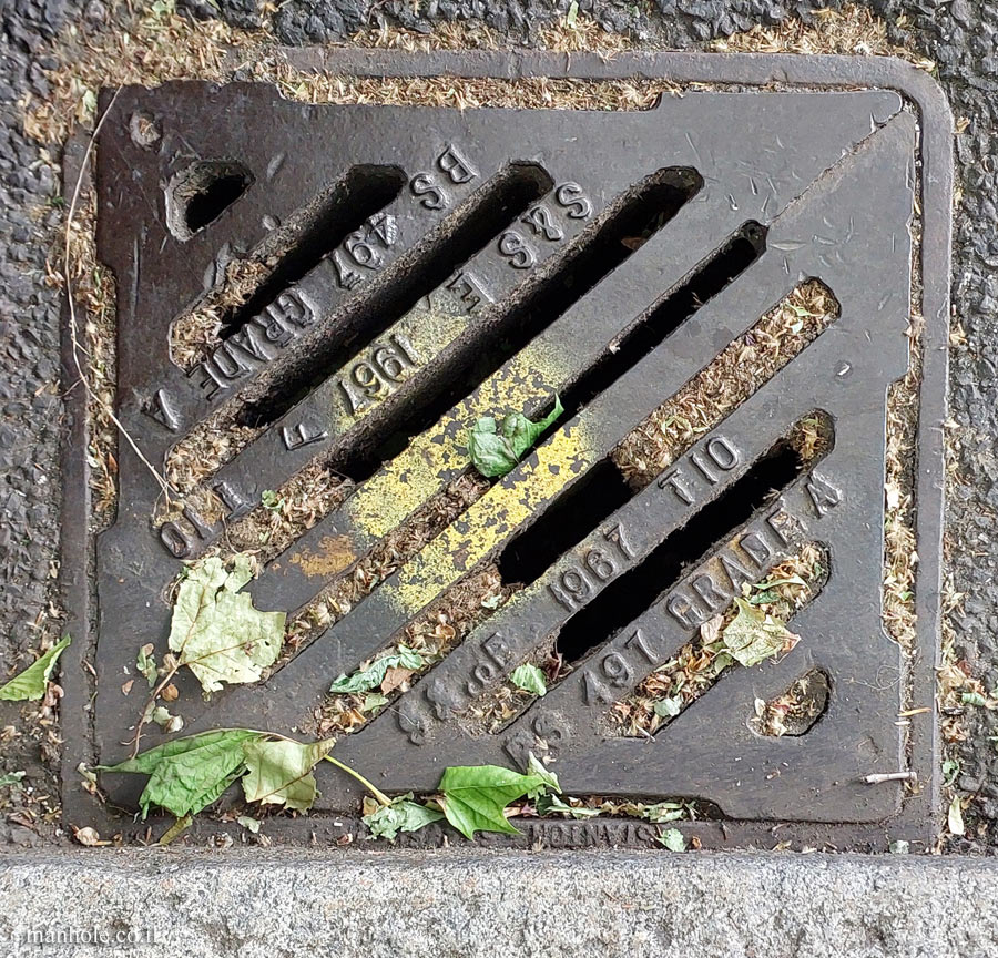 London - A Network of grooves drainage - diagonal (3)