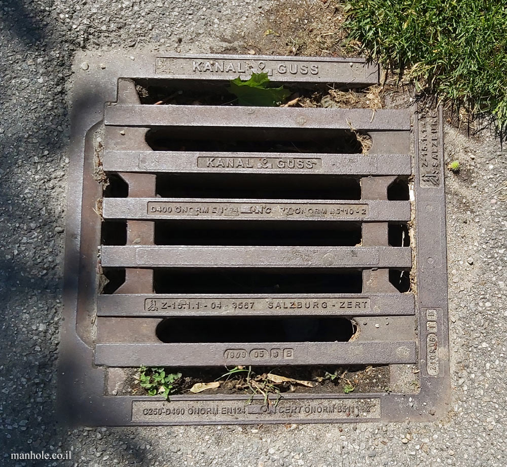 Vienna - Drain cover with parallel slots