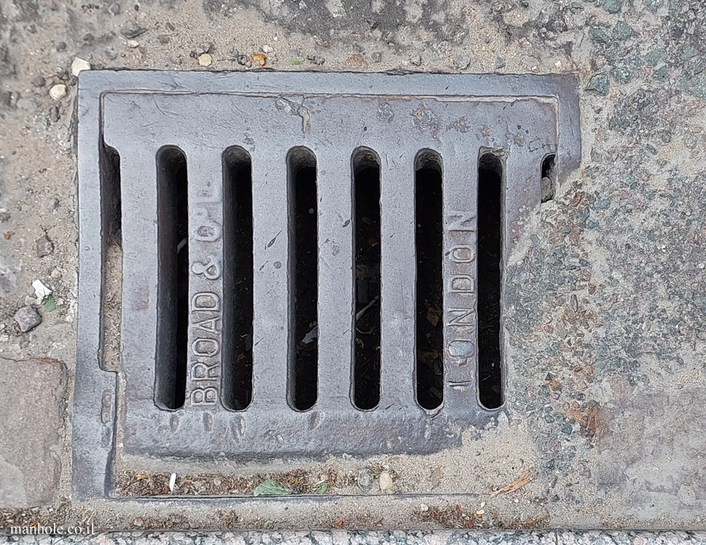 Cambridge - Sidewalk drainage