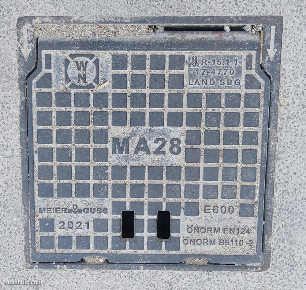 Vienna - a square lid with a background of squares - 2021
