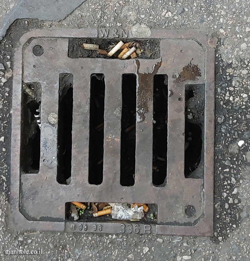 Schwechat - square drain cover