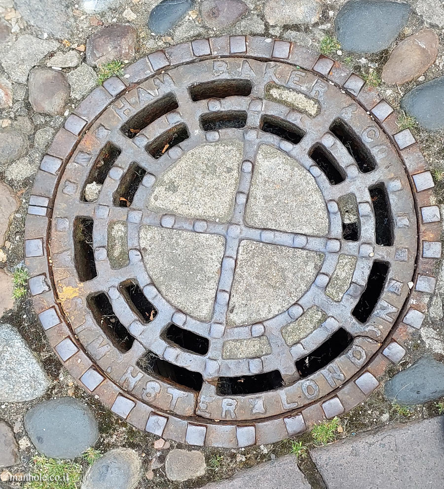 Cambridge - Drainage - Round cover with circles of grooves