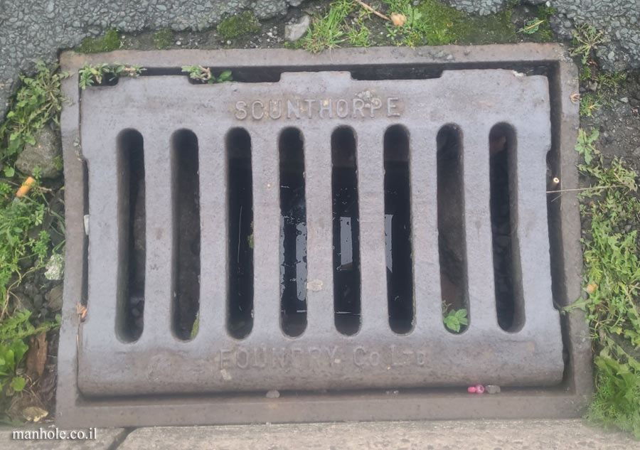 Barton-upon-Humber - Sidewalk drainage
