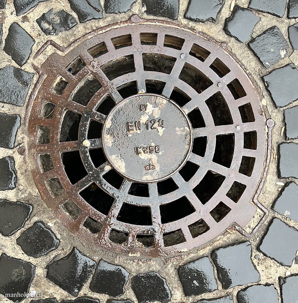 Lviv - round drain cover