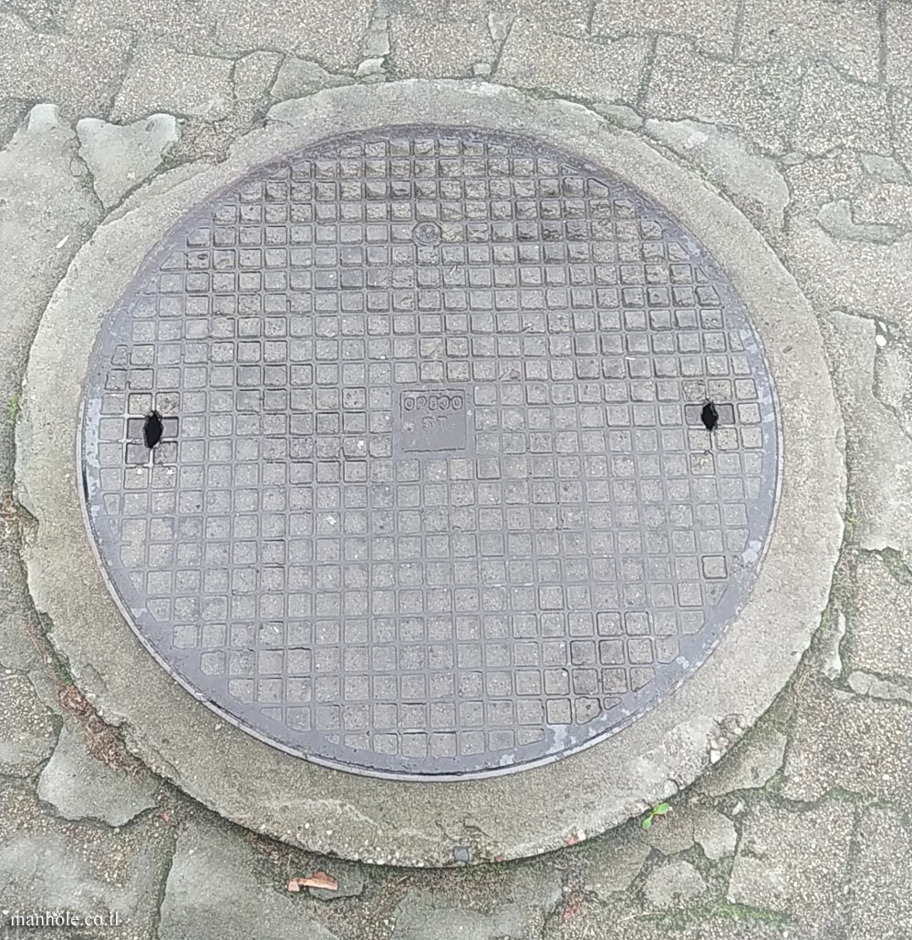 Warsaw - round cover with squares (8)