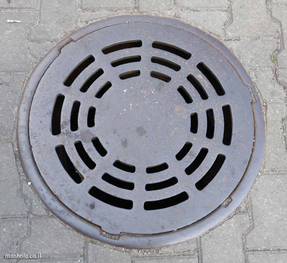 Warsaw - drain cover with grooves arranged in circles