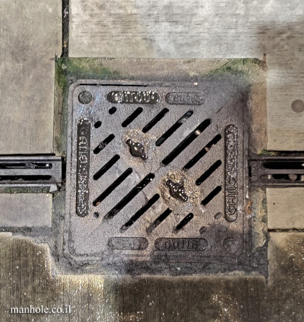 Manchester - Drainage - Diagonal with slots