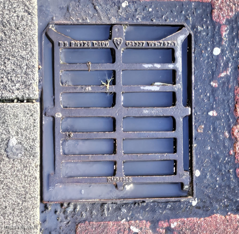 Manchester - Pavement drainage (8)