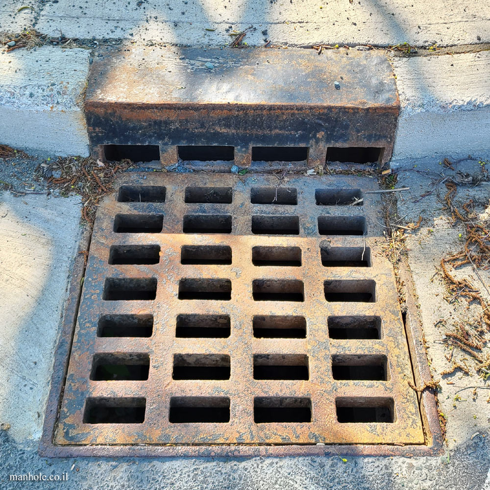 St. John’s, NL - Square drain cover with curb top