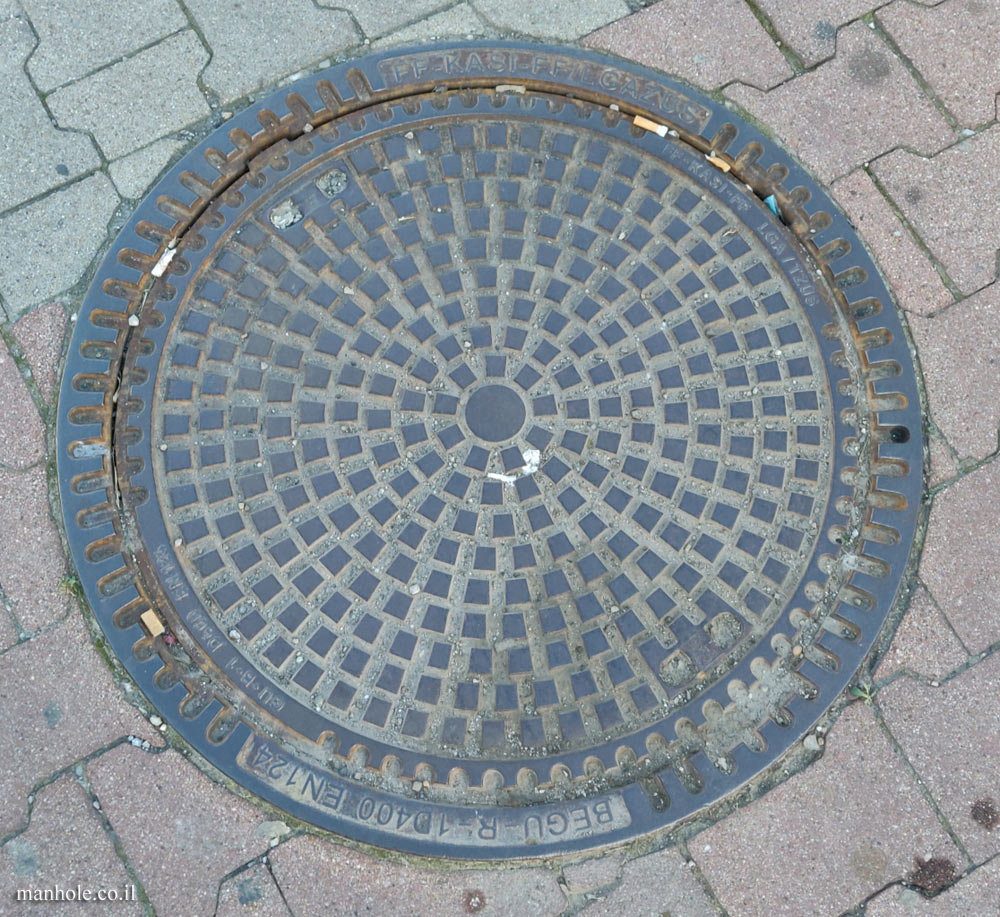 Ružomberok - round lid with radial squares