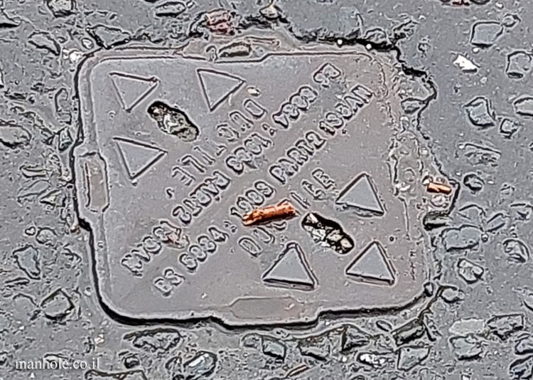 Manchester - Small diagonal manhole cover- 1983